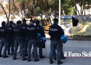 La Questura di Siracusa con un impiego interforze ha proceduto all’abbattimento di costruzioni abusive e bonificate aree cittadine