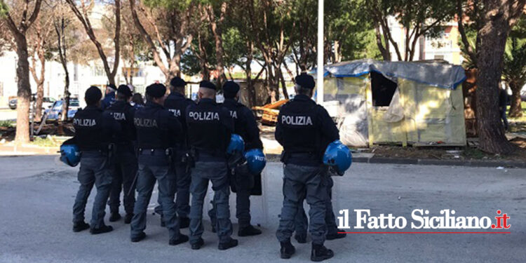 La Questura di Siracusa con un impiego interforze ha proceduto all’abbattimento di costruzioni abusive e bonificate aree cittadine