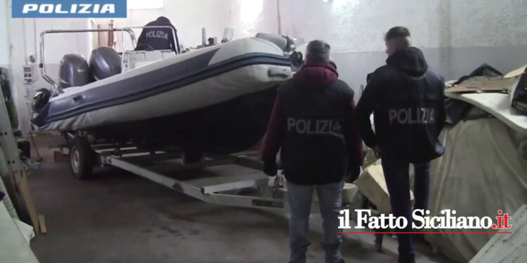 La Polizia di Stato di Trapani ha fermato 6 italiani e 4 tunisini di cui tre in carcere per associazione a delinquere e traffico di migranti