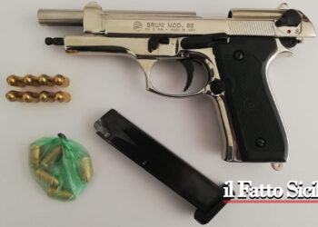 I poliziotti del Commissariato di P.S. di Noto hanno arrestato un minore del luogo che deteneva una pistola priva di numero di matricola