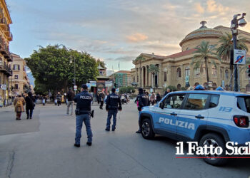 La Polizia di Stato di Palermo, ha eseguito 4 misure cautelari, tra cui a 3 minori, tutti italiani, per rapina aggravata ad un turista