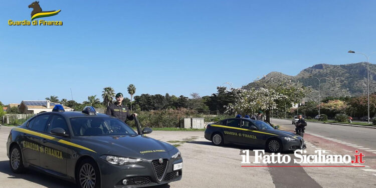 La GdF di Palermo ha sequestrato 14.000 artifici pirotecnici rinvenuti all’interno di due spedizioni provenienti da Napoli