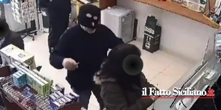Sicilia. Tenta 4 rapine in mezz’ora, ma scappa via senza malloppo