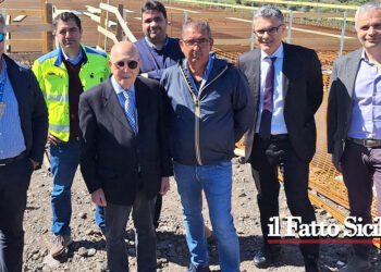 Il sindaco di Bronte, Pino Firrarello, durante tutta la mattinata ha visitato il cantiere del tratto Bronte-Adrano della SS284