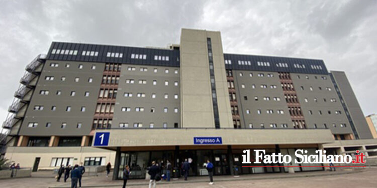 Una studentessa tirocinante di Santa Maria di Licodia è precipitata dalle scale antincendio del Policlinico etneo. Non si esclude un gesto estremo