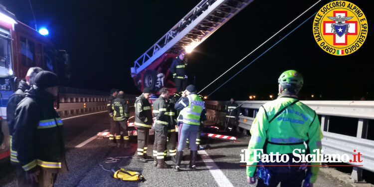 I tecnici del CNSAS e i militari del SAGF della GdF allertati per la scomparsa di un uomo originario di Giarre lo hanno ritrovato senza vita