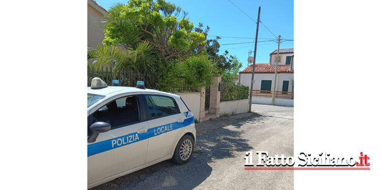 Agenti della Polizia Urbana di Modica, in abiti civili e appiedati, hanno sanzionato i proprietari che non avevano raccolto le deiezioni