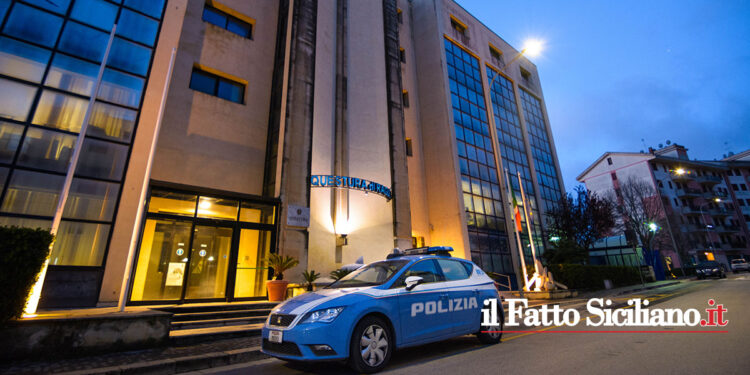 La Polizia di Stato di Ragusa ha eseguito tre misure cautelari a minorenni tunisini che scippavano e rapinavano anziani