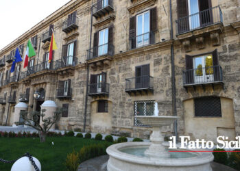 Firmato ieri pomeriggio il rinnovo del contratto di lavoro dei complessivi circa 12 mila dipendenti regionali, aumenti e promozioni