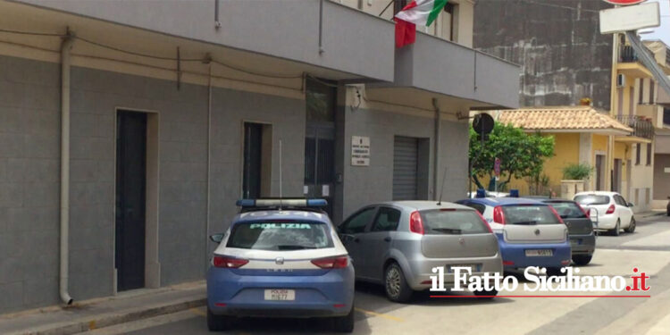 Il Commissariato di Pachino ha denunciato quattro uomini del luogo per una rissa dovuta a motivi sentimentali