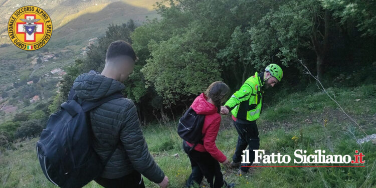 Il Soccorso Alpino e Speleologico Siciliano è intervenuto per dei ragazzi in una zona impervia di montagna a Pizzo Cane, sopra Trabia (PA)