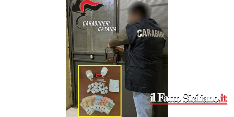 I CC di Catania Fontanarossa hanno arrestato in flagranza un 23enne pusher che aveva lo spaccio dentro il condominio. L’OPINIONE