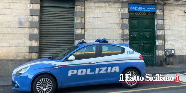 La Polizia di Stato di Catania ha eseguito verso tre uomini “l’obbligo di dimora” per furto aggravato di autovetture ed estorsione