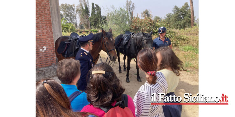I ragazzi del Centro Diurno Diffuso per persone con disabilità, hanno passato una gioiosa giornata insieme alla Polizia di Stato