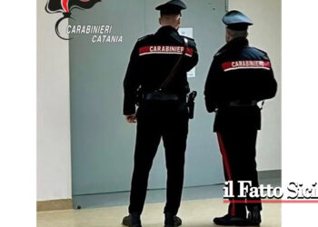 Denunciati dai CC di Mascalucia, padre e figlio, quest’ultimo aveva strappato a morsi il dito al padre che per scagionarlo simula una rapina