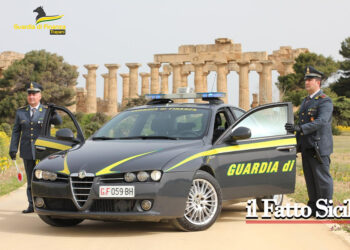 La GdF di Castelvetrano in due operazioni ha sanzionato degli ambulanti senza licenza e un commerciante con manodopera in nero