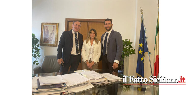A Palermo il sindaco di Paternò, Nino Naso, l'assessore Andrea Lo Faro, l'architetto Domenico Benfatto e alcuni consiglieri comunali