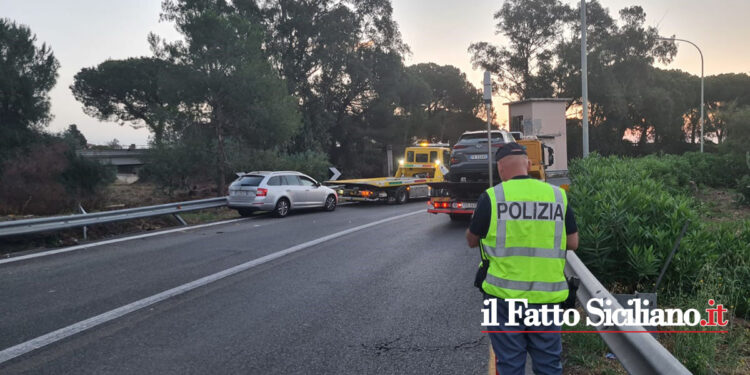 Nella nottata, alle 2,30, c’è stato un incidente mortale al km 69.200 sulla A18, direzione Catania Messina, presso lo svincolo