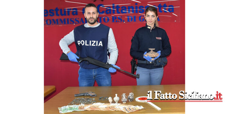 Eseguite dal Commissariato di Gela 4 misure cautelari per spaccio di cocaina, ricettazione di beni culturali e detenzione di armi clandestine