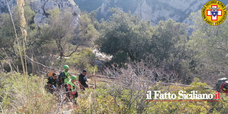 Una squadra composta dal CNSA Sicilia e dal SAGF della GdF ha soccorso due turisti belgi nel territorio di Noto presso i laghetti