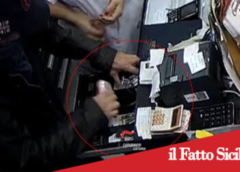 Giarre. Gomitata in volto e rapina. Arrestato rapinatore