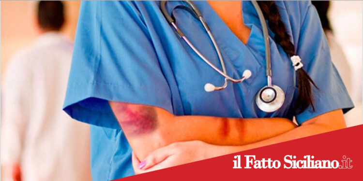 Sicilia. Paziente aggredisce infermiera e rompe la mano a OSS