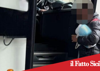 Adrano. Mostrava parti intime alle ragazze. Denunciato 28enne