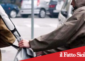 Sicilia. Scippa una donna e inizia un rocambolesco inseguimento