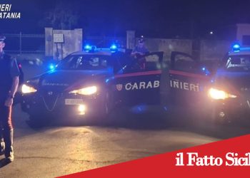 Paternò. Su un’auto rubata scappano alla vista dei carabinieri. Presi e arrestati