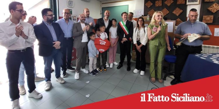 Belpasso, donati dai fratelli Motta tre defibrillatori alle scuole