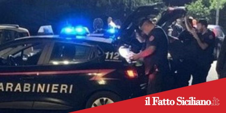 Paternò, Nascosti nell’auto rubata: denunciato 43enne