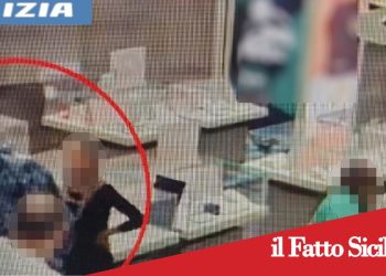Catania. Furto di bracciali in due gioiellerie di un centro commerciale