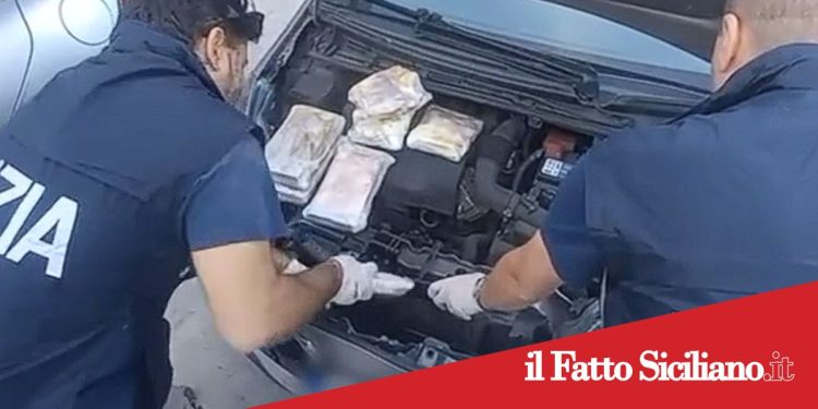 Catania . Intercettati sull’A18 con 27.7 kg di droga