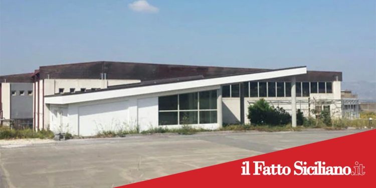 Paternò, raid vandalico ai danni della piscina comunale