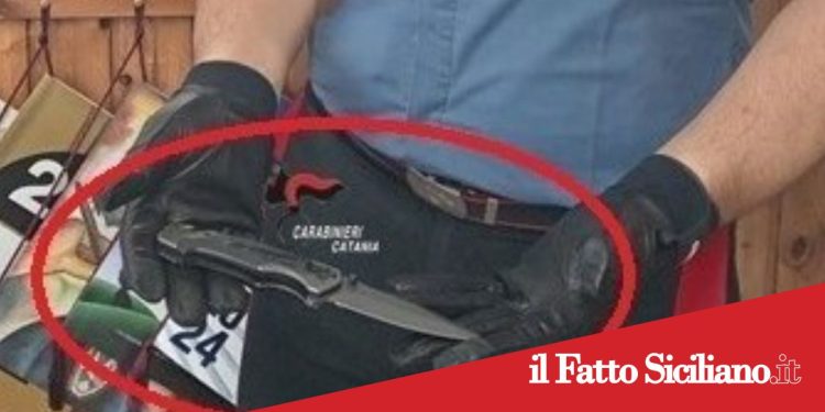 14enne si nasconde nel bagno di un bar con un coltello. Denunciato