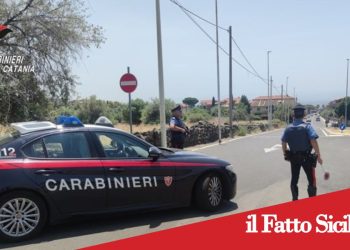 S.M.di Licodia. Blitz antidroga davanti ad uno stabile abbandonato. Arrestato 24enne