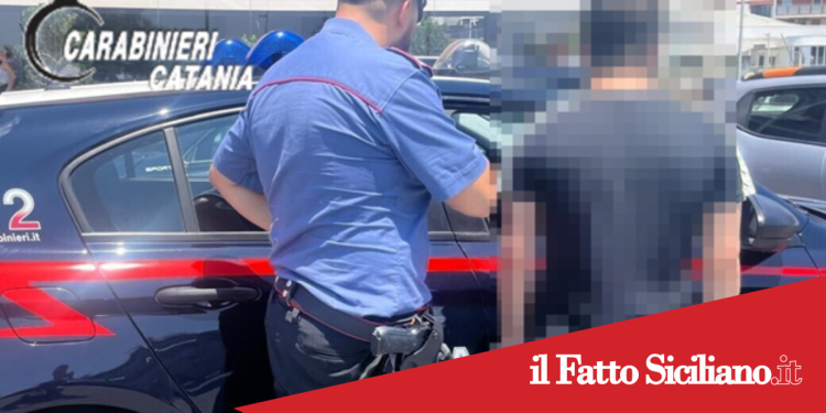 Catania. Parcheggiatore importuna un automobilista