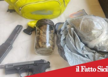 Catania.Era ai domiciliari ma girava in bici con una pistola modificata:arrestato