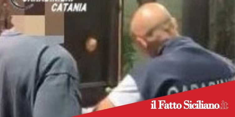 Aci Castello. Lavoro in nero e irregolarità in 2 strutture ricettive : 2 imprenditori denunciati