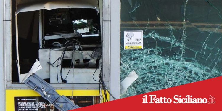 Catania. Assalti con l’esplosivo a Postamat e distributori: tre arresti