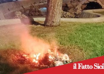 Catania. Appicca il fuoco nel giardino pubblico della fontana di Proserpina