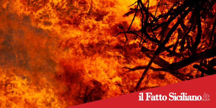 Prov. Agrigento. Un vasto incendio ha colpito i comuni di Bivona e Santo Stefano Quisquina