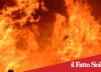 Castronovo di Sicilia sotto assedio dalle fiamme. Evacuate alcune abitazioni