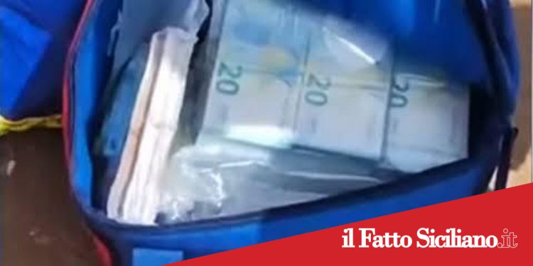 Ragusa. Motoscafo in panne, in mare spuntano 500 mila euro