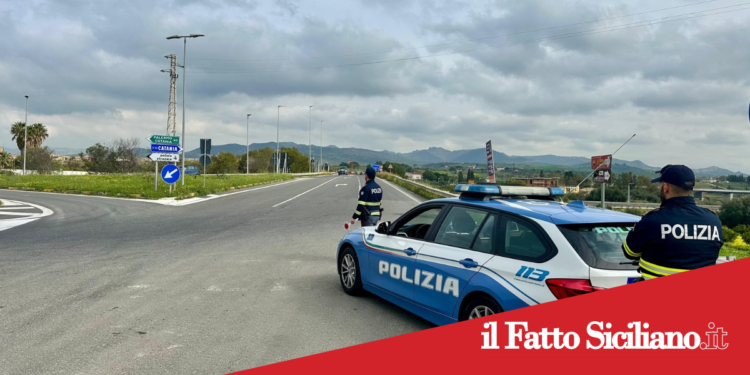 Autostrada A19. Auto in panne. Gli agenti trovano droga e un coltello