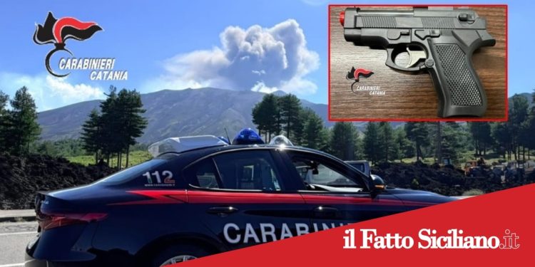 Bronte. Ruba una pistola giocattolo e minaccia automobilisti