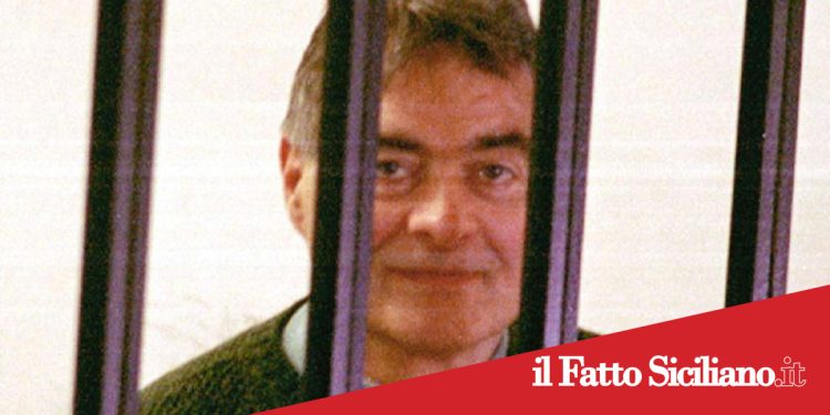 Catania. Minacce alla sorella di Santapaola: trovato un finto ordigno nella cassetta della posta