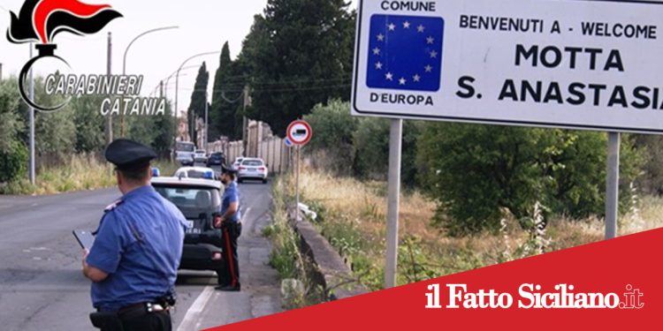 Motta Sant’Anastasia. Nascondeva cocaina, crack, marijuana e soldi in contanti: arrestato 25enne
