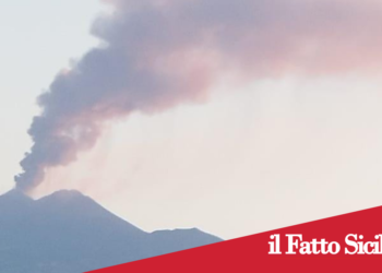 Etna .Nubi di cenere e allerta rossa per l’aviazione