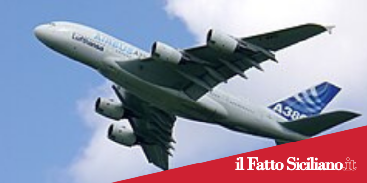Etna.Leggera emissione di cenere: aeroporti di Catania e Comiso tornano a pieno regime